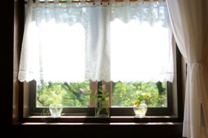 カーテンの洗濯頻度やしわにならない洗い方のポイント