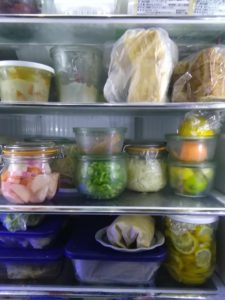 意外な冷蔵庫に入れてはいけない食べ物とその理由