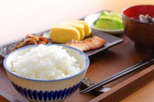 新型コロナ発症リスクが高まる・抑える食べ物とは？